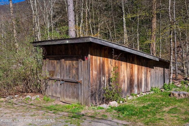 view of outdoor structure