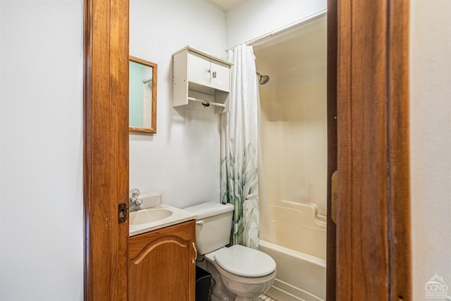 14 Montross St, Saugerties, NY 12477 - full bath featuring toilet, shower / tub combo with curtain, and vanity