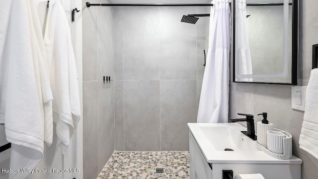 bathroom with vanity and a shower with curtain