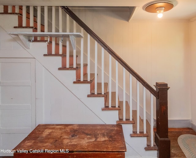 73 Cauterskill Ave, Catskill, NY 12414 - view of stairs