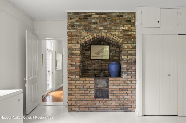 202 Buckwheat Bridge Rd, Germantown, NY 12526 - detailed view of crown molding