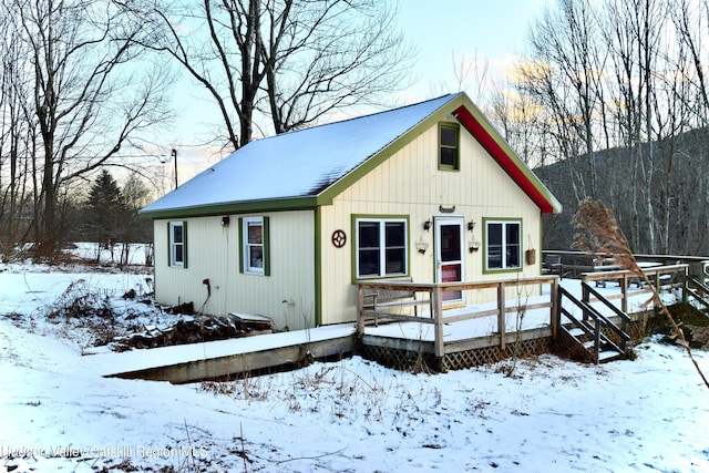 view of front of house featuring a wooden deck