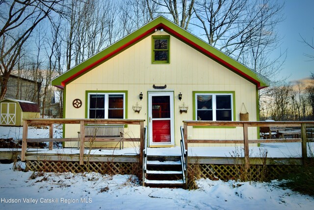 view of front of house featuring a deck