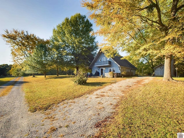 view of front of home featuring a front lawn