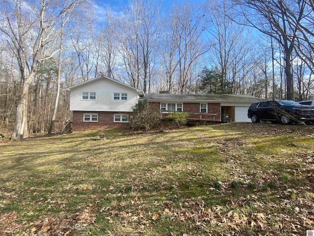 view of front facade with a front yard