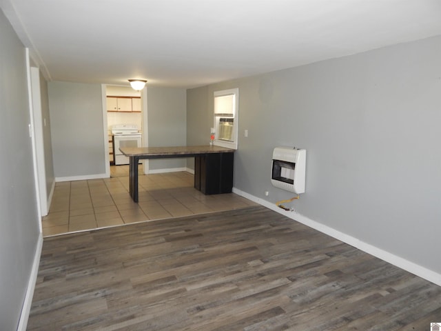 view of tiled spare room