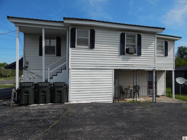 view of front facade