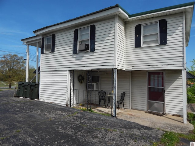 view of front of house