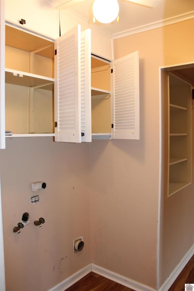 clothes washing area featuring hookup for an electric dryer