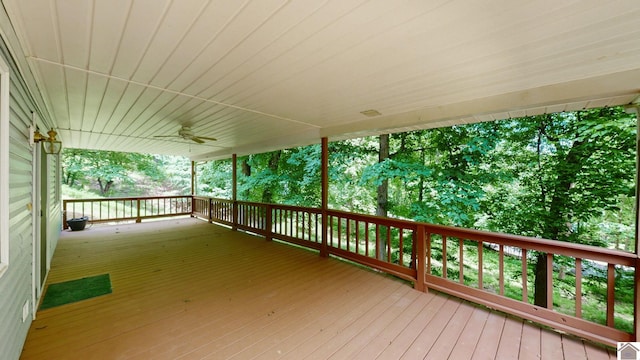 deck with ceiling fan