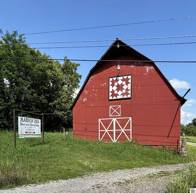 view of outdoor structure