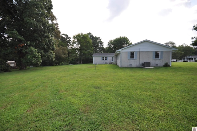 view of yard featuring cooling unit