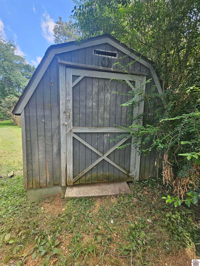 view of outdoor structure