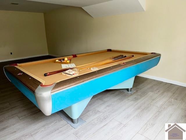 recreation room with hardwood / wood-style flooring, billiards, and vaulted ceiling