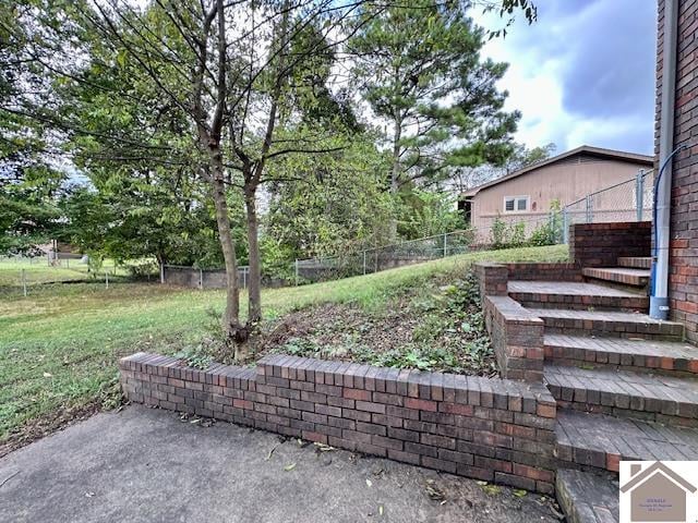 view of yard with a patio area