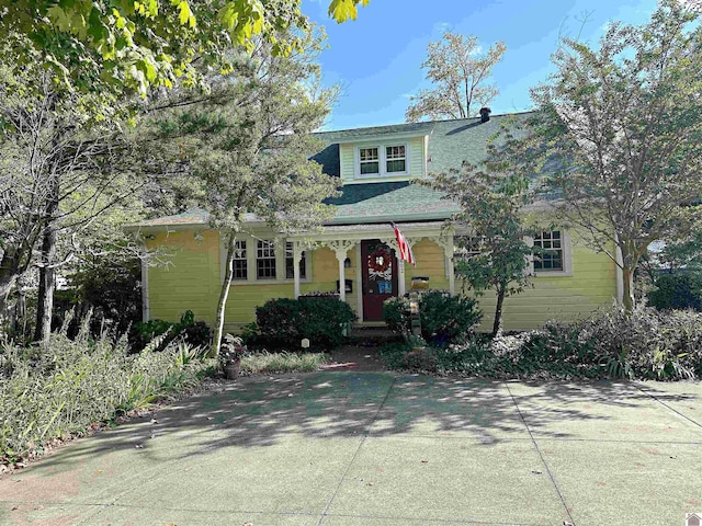 view of front of house featuring a porch