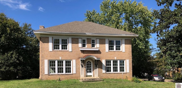 view of front of property with a front yard