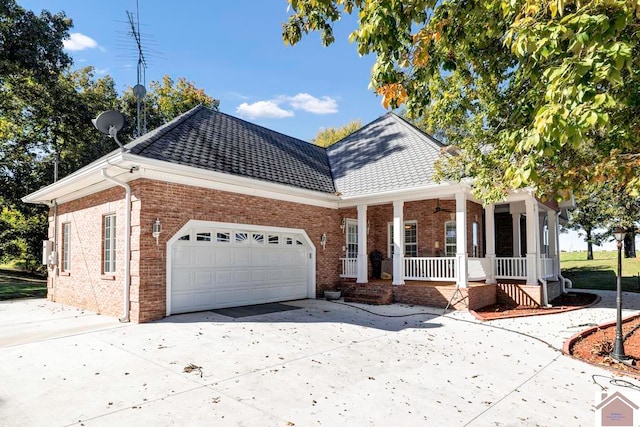 view of front facade featuring a garage and a porch