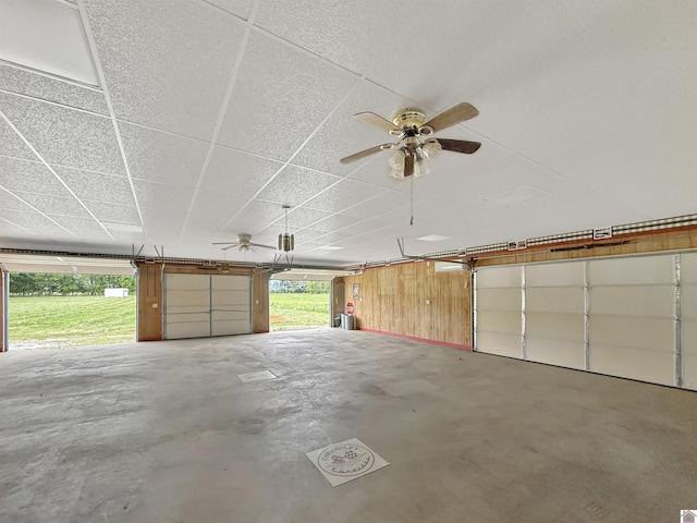 garage with a ceiling fan