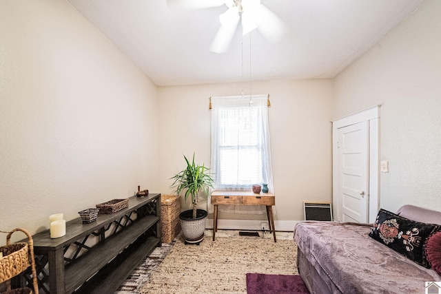 bedroom with ceiling fan