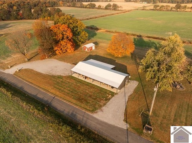 birds eye view of property featuring a rural view