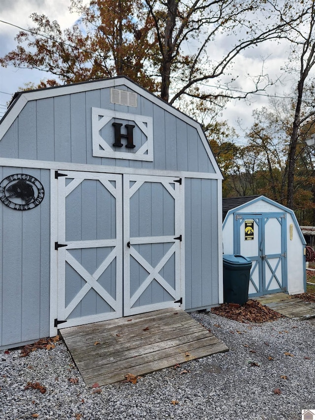 view of outbuilding