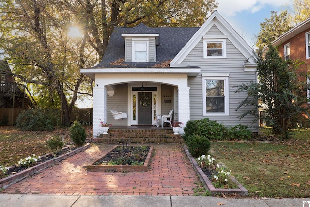 view of front of property featuring covered porch