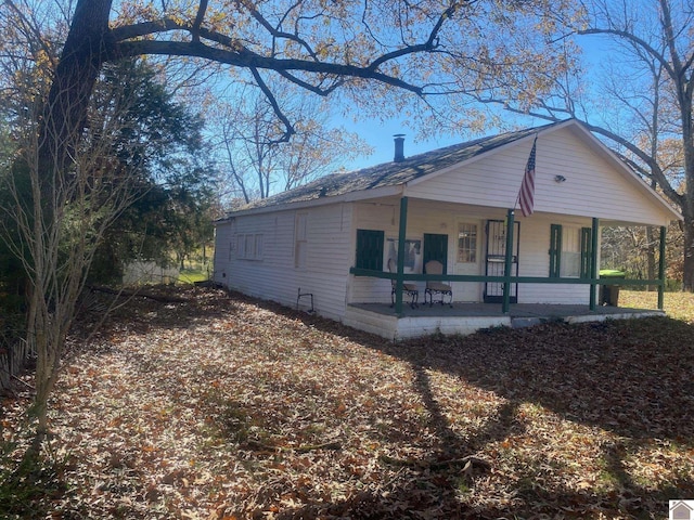 view of front facade featuring covered porch