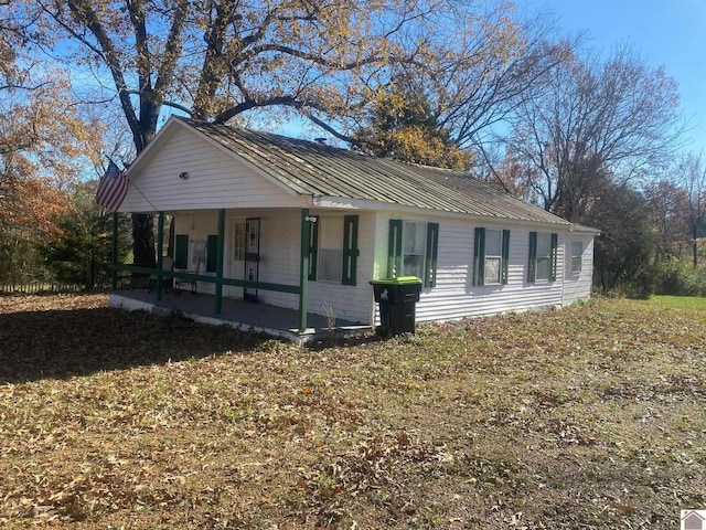 view of front of property