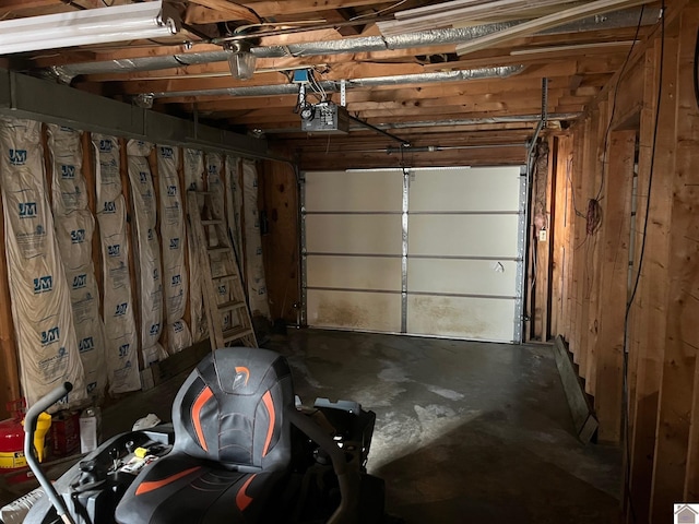 210 Banberry Bnd, Paducah, KY 42001 - garage featuring a garage door opener