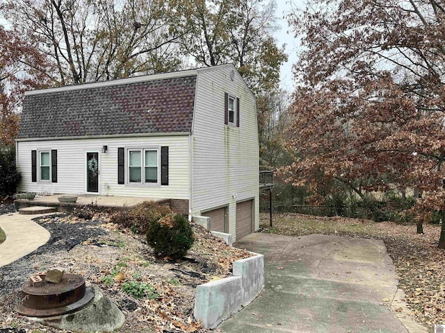 210 Banberry Bnd, Paducah, KY 42001 - view of front facade with a garage