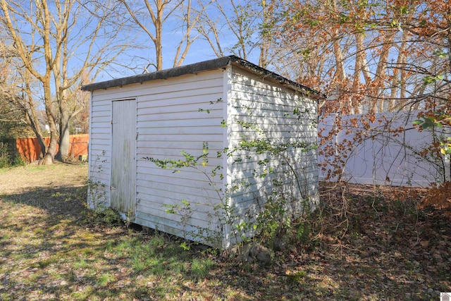 view of outbuilding