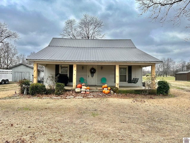 view of front facade with covered porch