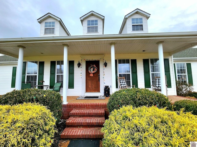 view of front of property featuring a porch