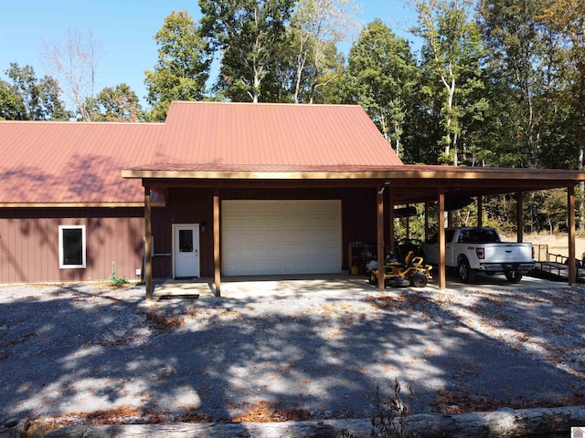 view of front facade with a carport