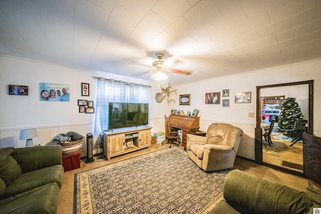 living room featuring ceiling fan