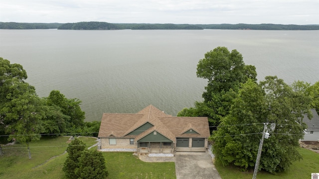 bird's eye view featuring a water view