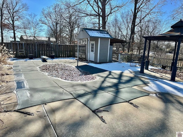 exterior space featuring a storage shed