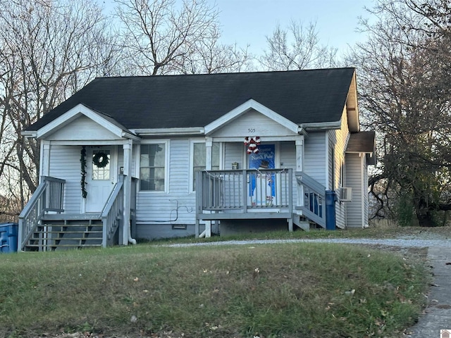 view of front of house featuring a front yard