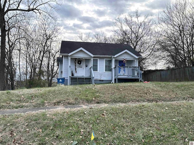 view of front of property with a front yard