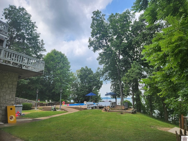 view of yard with a water view