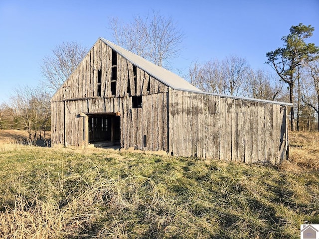 view of outdoor structure