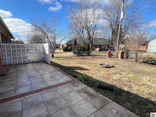 view of yard with a patio area