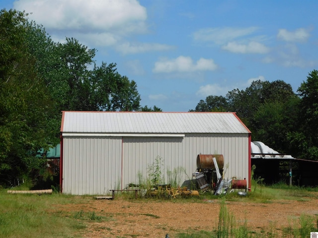 view of outdoor structure