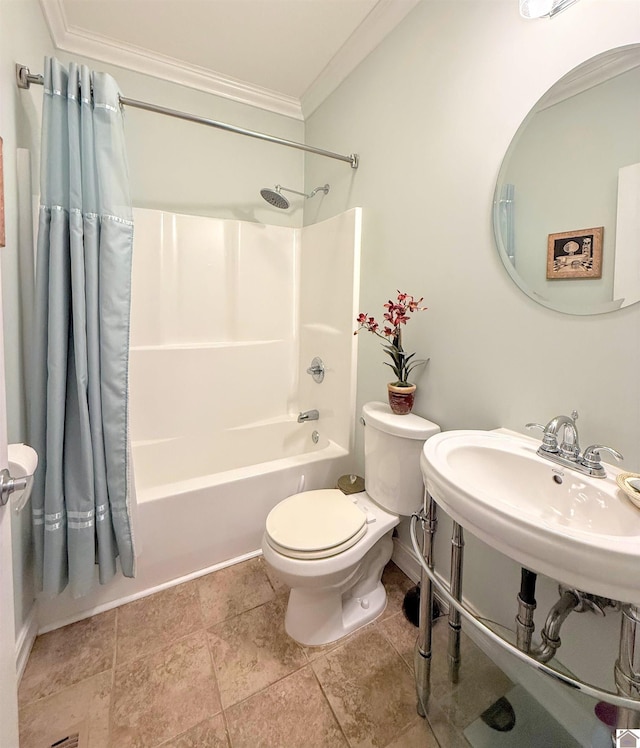 full bathroom with crown molding, toilet, sink, and shower / bath combo