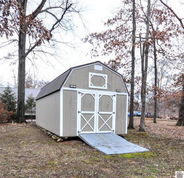 view of outbuilding