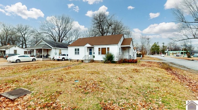 view of front of house featuring a front yard