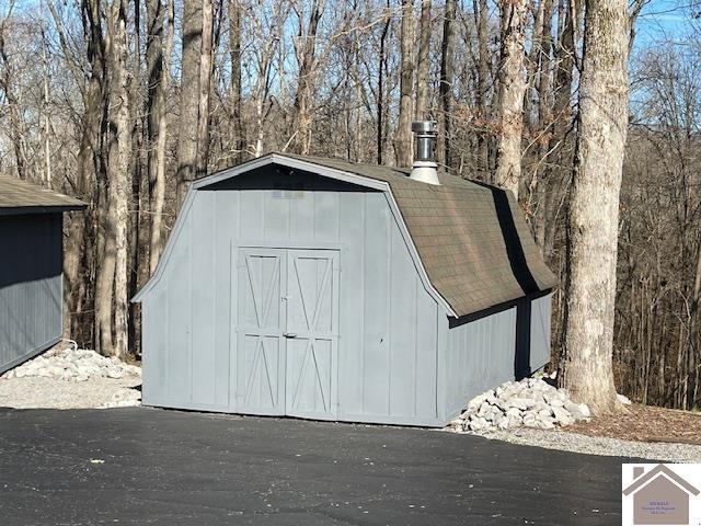 view of outbuilding