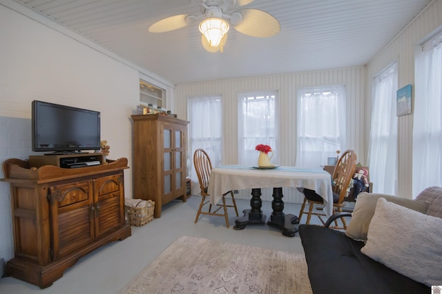 dining room with ceiling fan