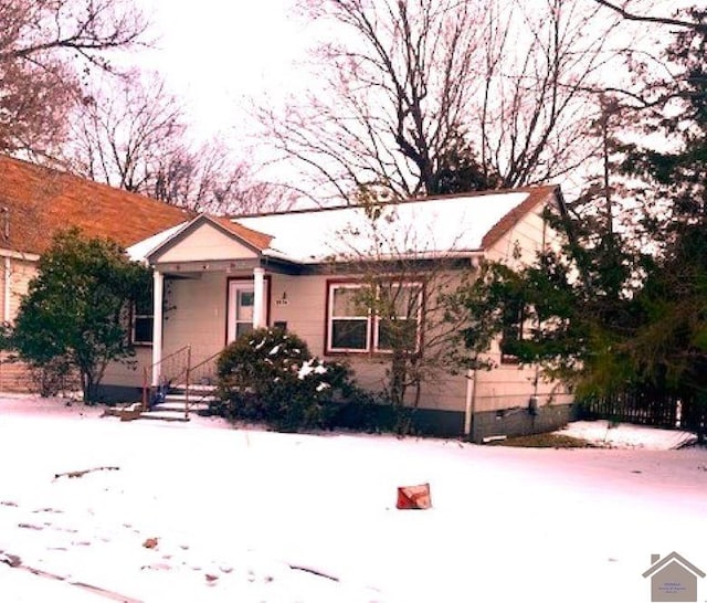 view of front of property with crawl space